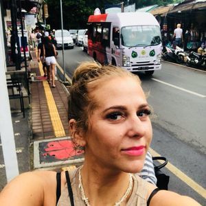 Meet your Posher, Jenn